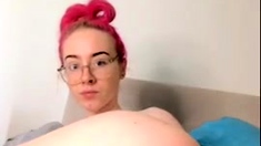 Teen mastubates in live