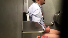 Str8 spy daddy in public toilet